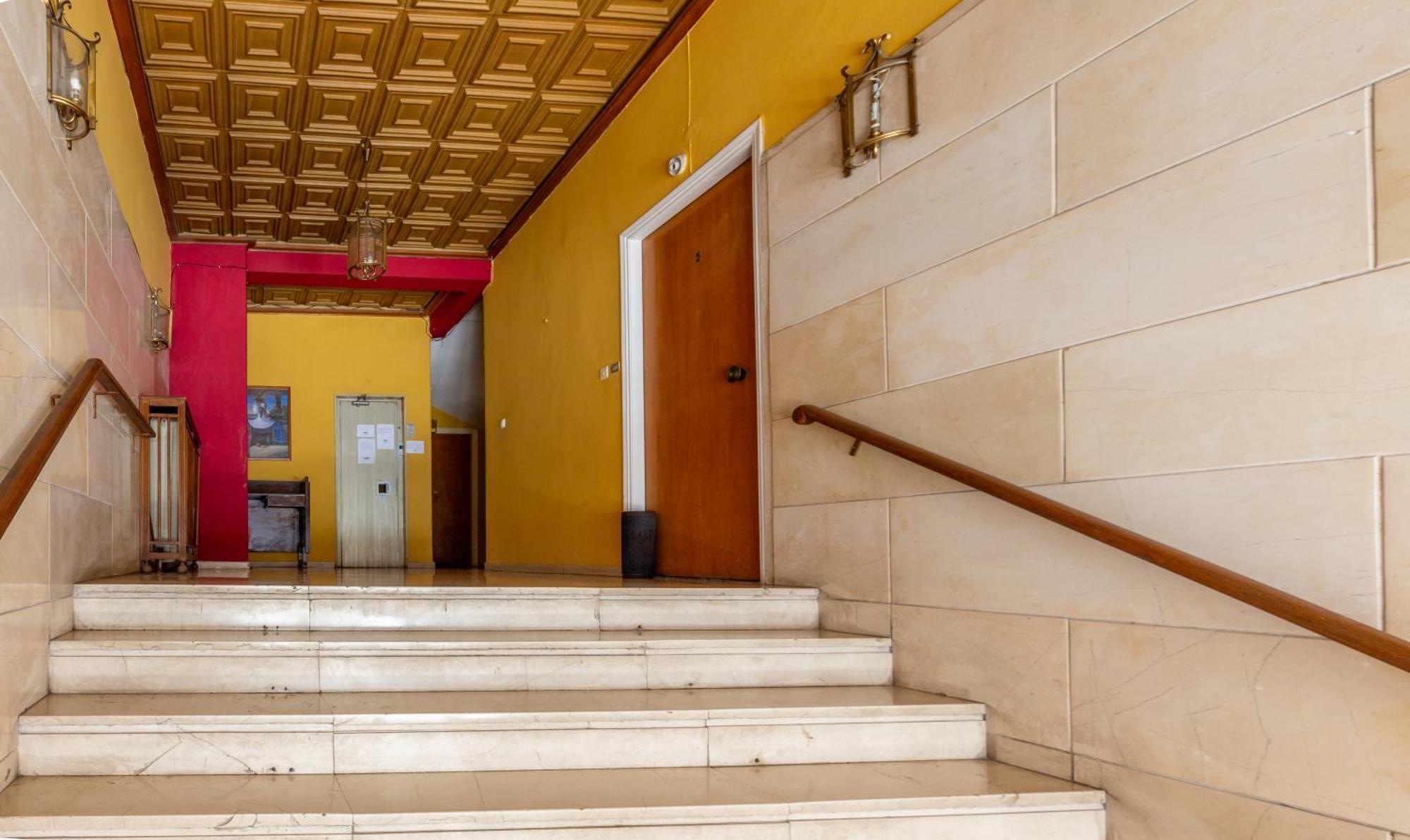 Chic New Pagrati Appartement